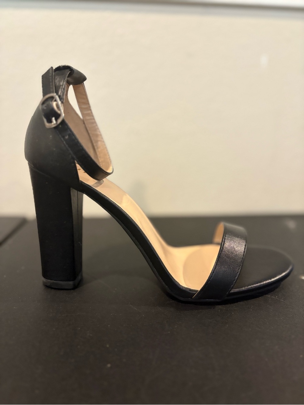 ZriEy Black Strappy 4” Chunky Stiletto Heels Women's Size 8 Ankle Strap - Picture 2 of 9